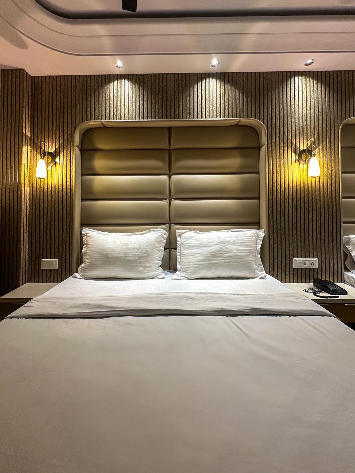 Bed and Breakfast Delhi Delight Premium à New Delhi Extérieur photo
