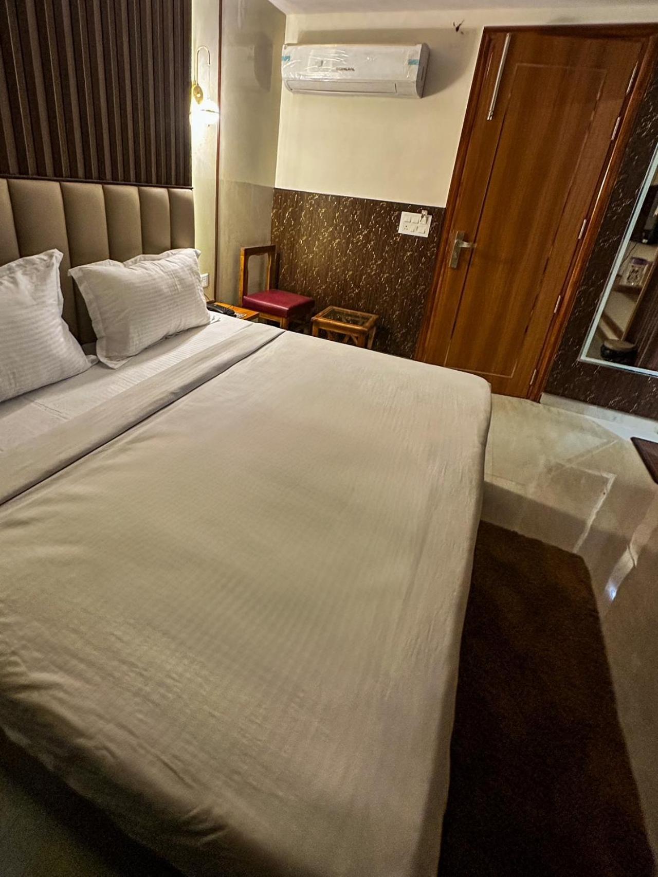 Bed and Breakfast Delhi Delight Premium à New Delhi Extérieur photo